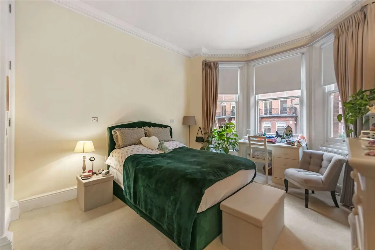 Wynnstay Gardens, London, W8 6UP, photo 6
