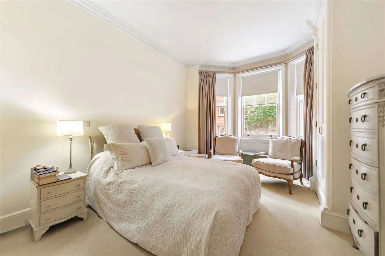Wynnstay Gardens, London, W8 6UP, photo 7
