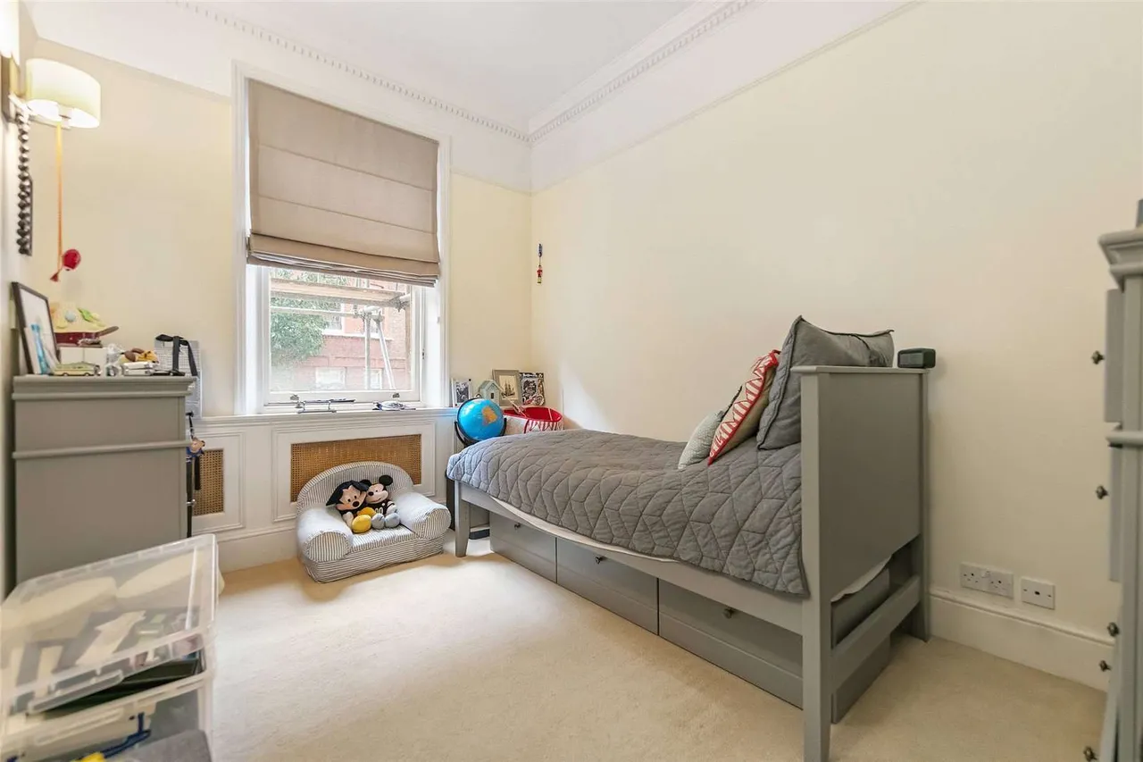 Wynnstay Gardens, London, W8 6UP, photo 8