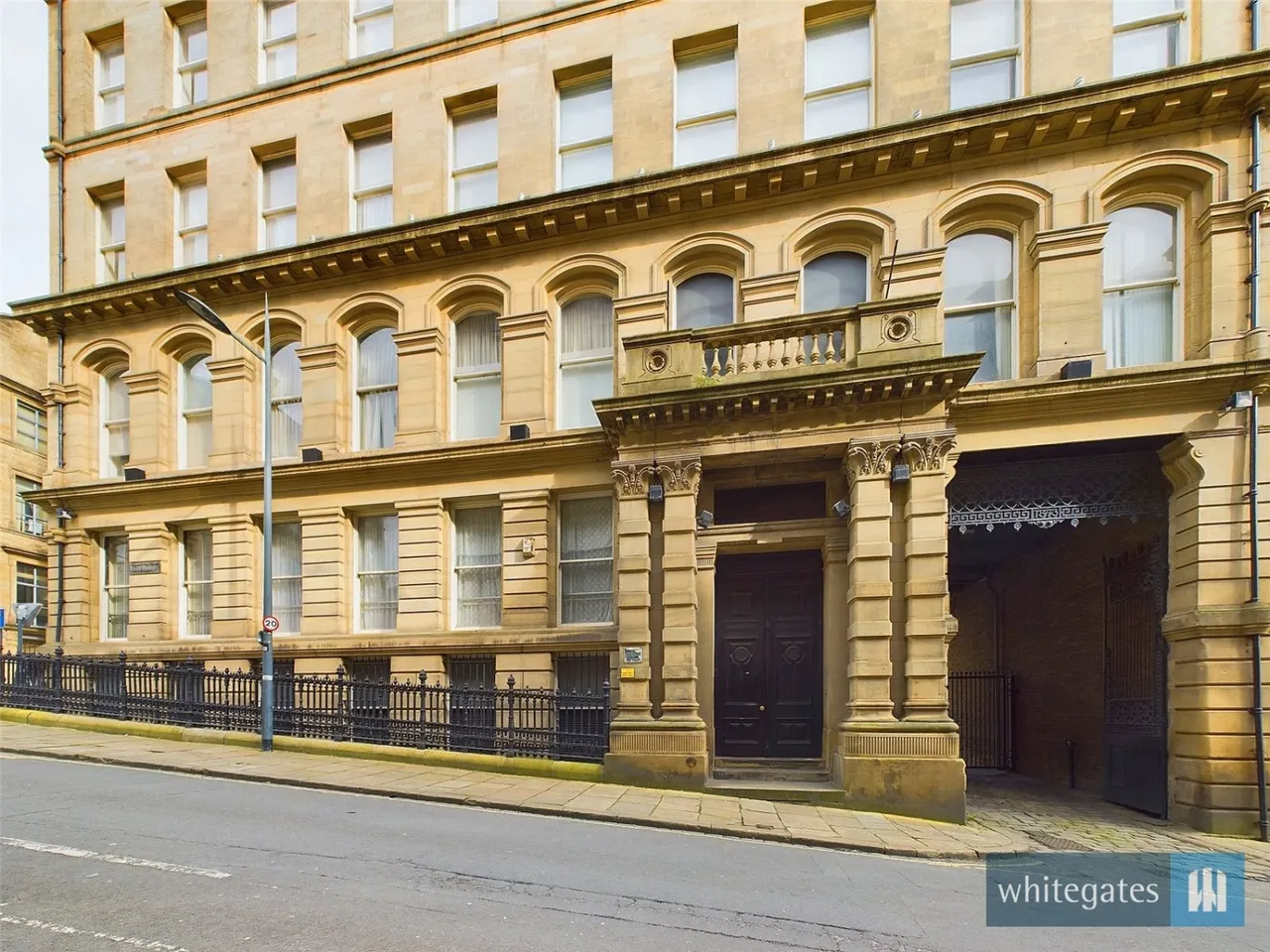 2 bed flat to rent, East Parade, Bradford, BD1