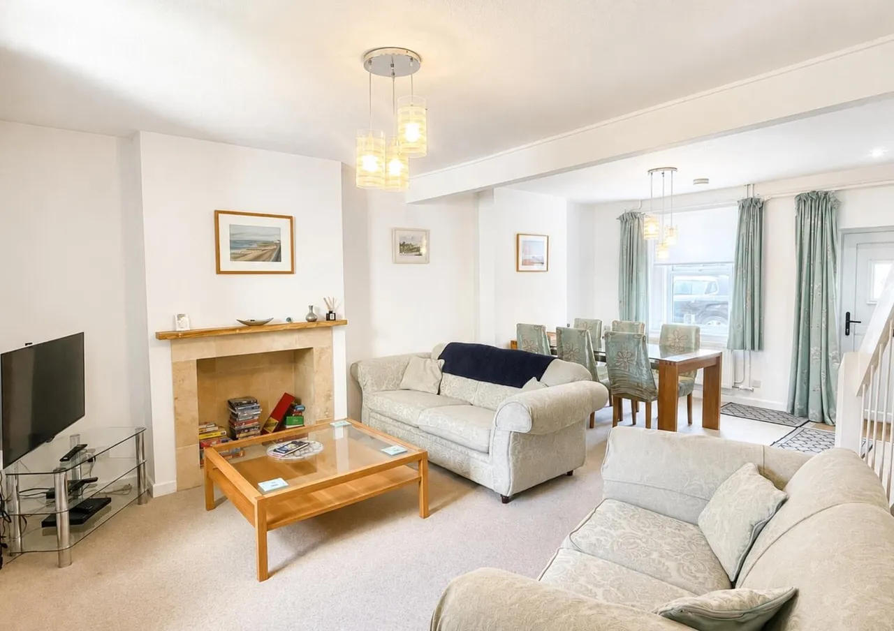 3 Robins Lane, Frome, Somerset BA11 3ES, photo 2
