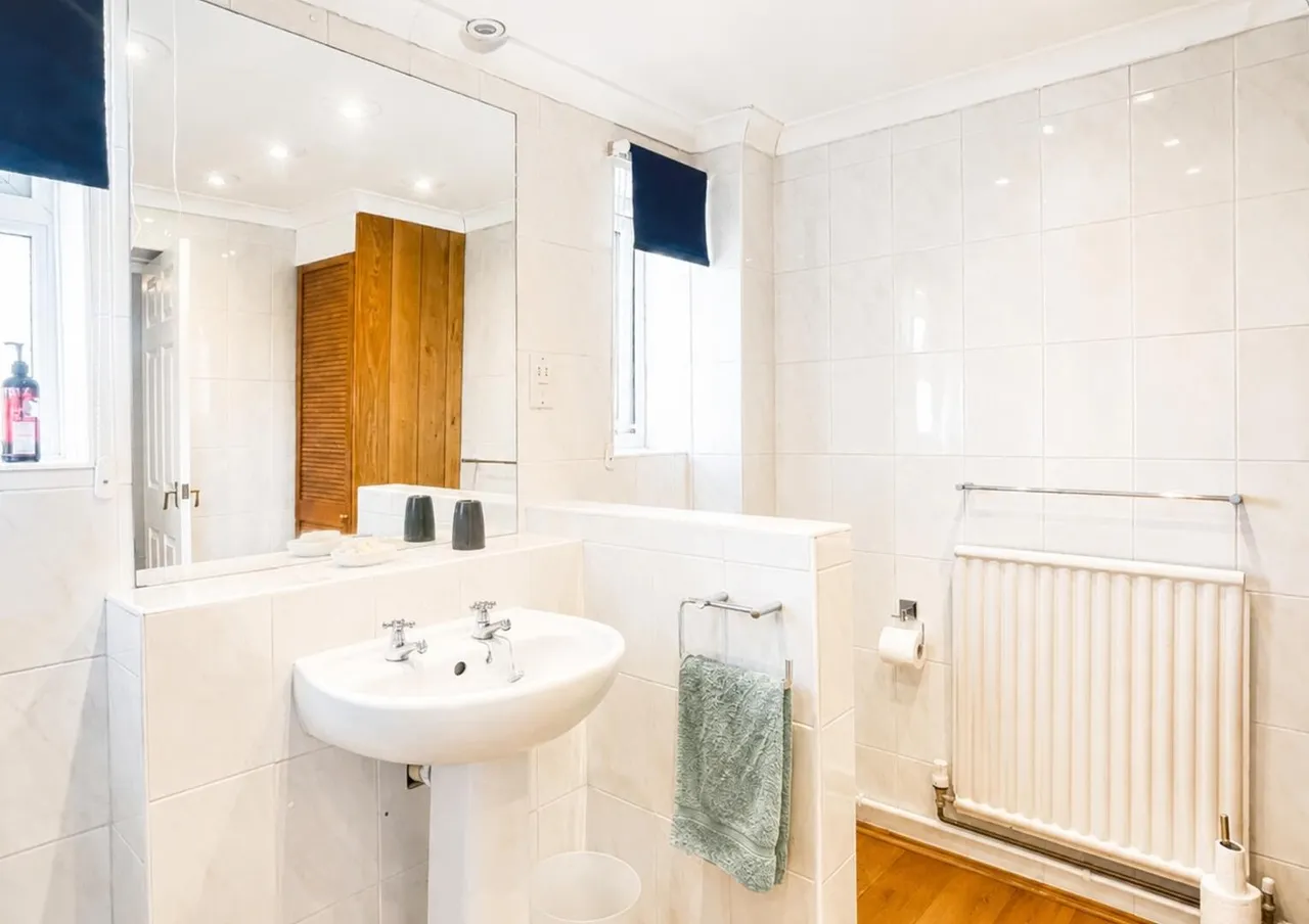 3 Robins Lane, Frome, Somerset BA11 3ES, photo 13