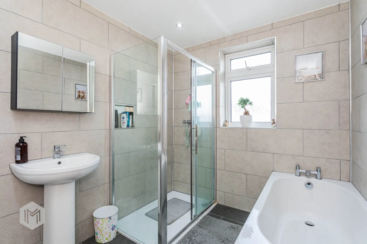 Sharples Avenue, Bolton, BL1 7HE, photo 18