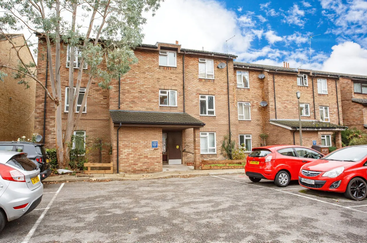 1 bed flat to rent, Wyke Road, Raynes Park, SW20