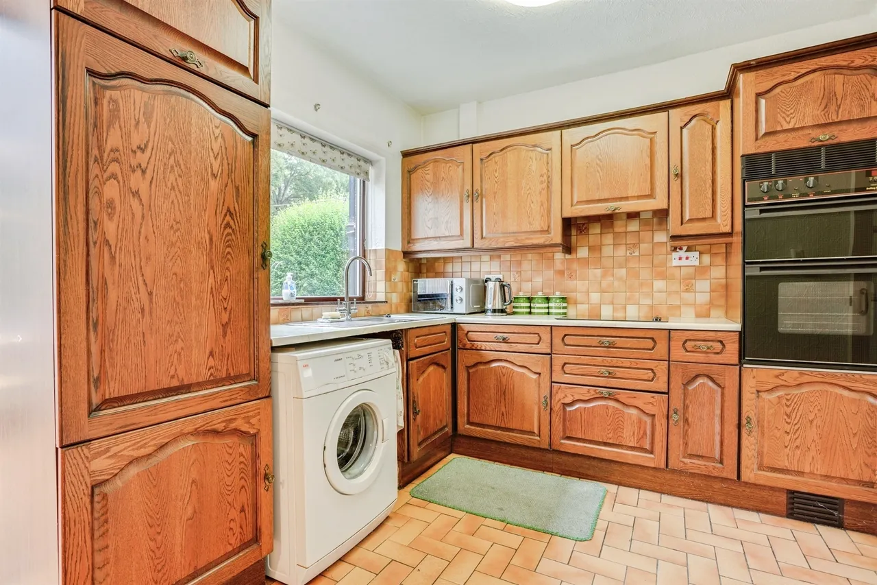 Wharncliffe Road, Wakefield, WF2, photo 4