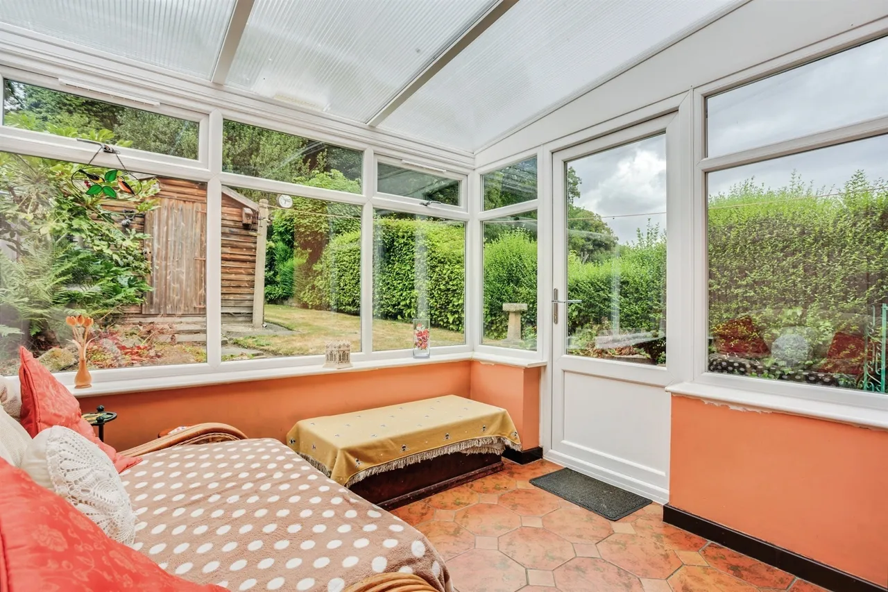 Wharncliffe Road, Wakefield, WF2, photo 12