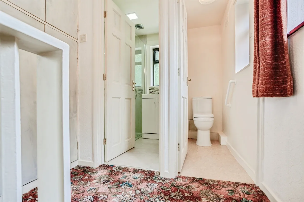 Wharncliffe Road, Wakefield, WF2, photo 11