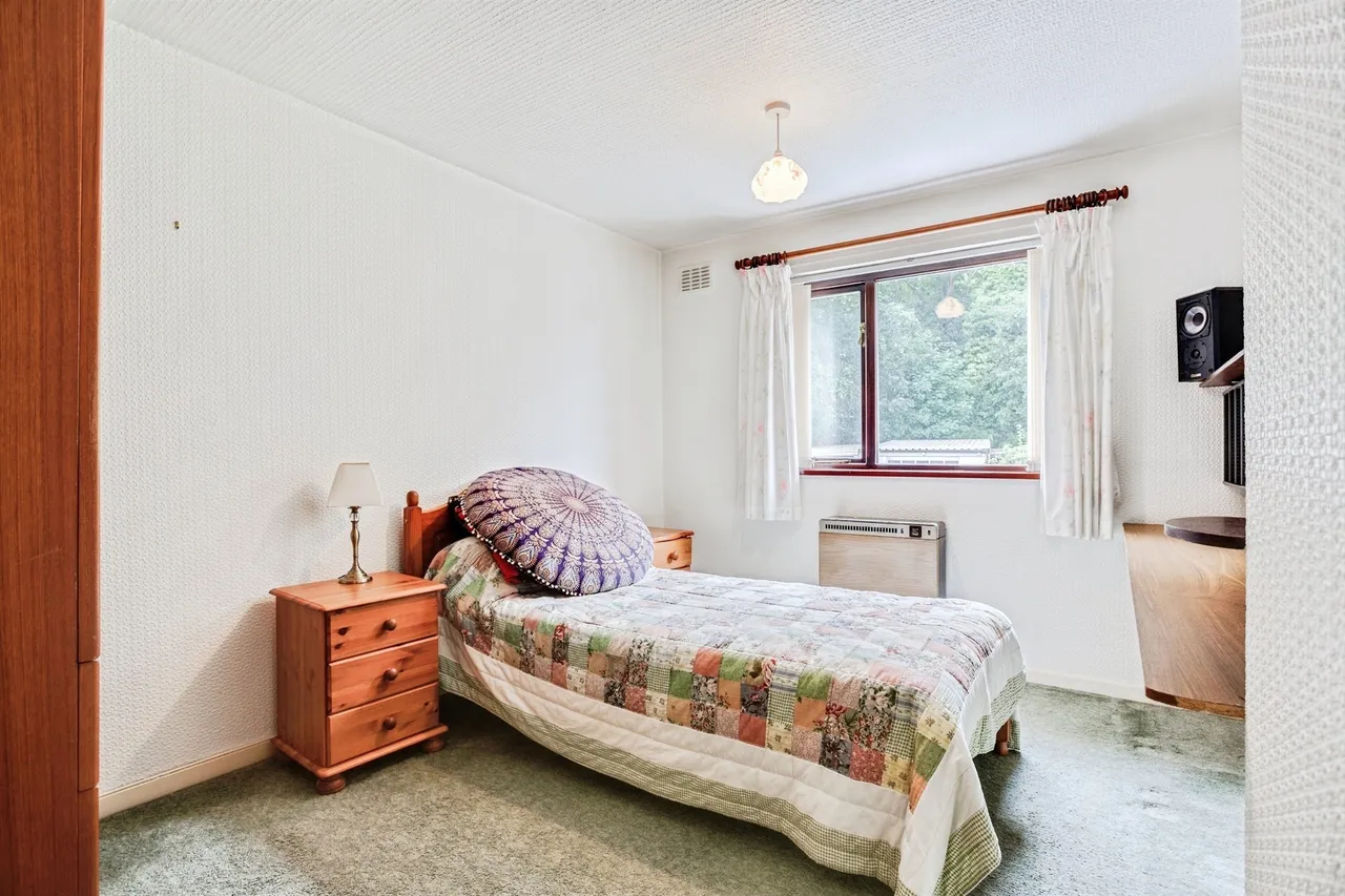 Wharncliffe Road, Wakefield, WF2, photo 8