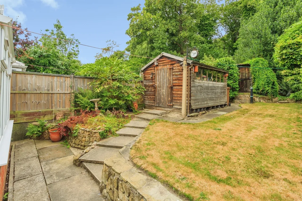 Wharncliffe Road, Wakefield, WF2, photo 14