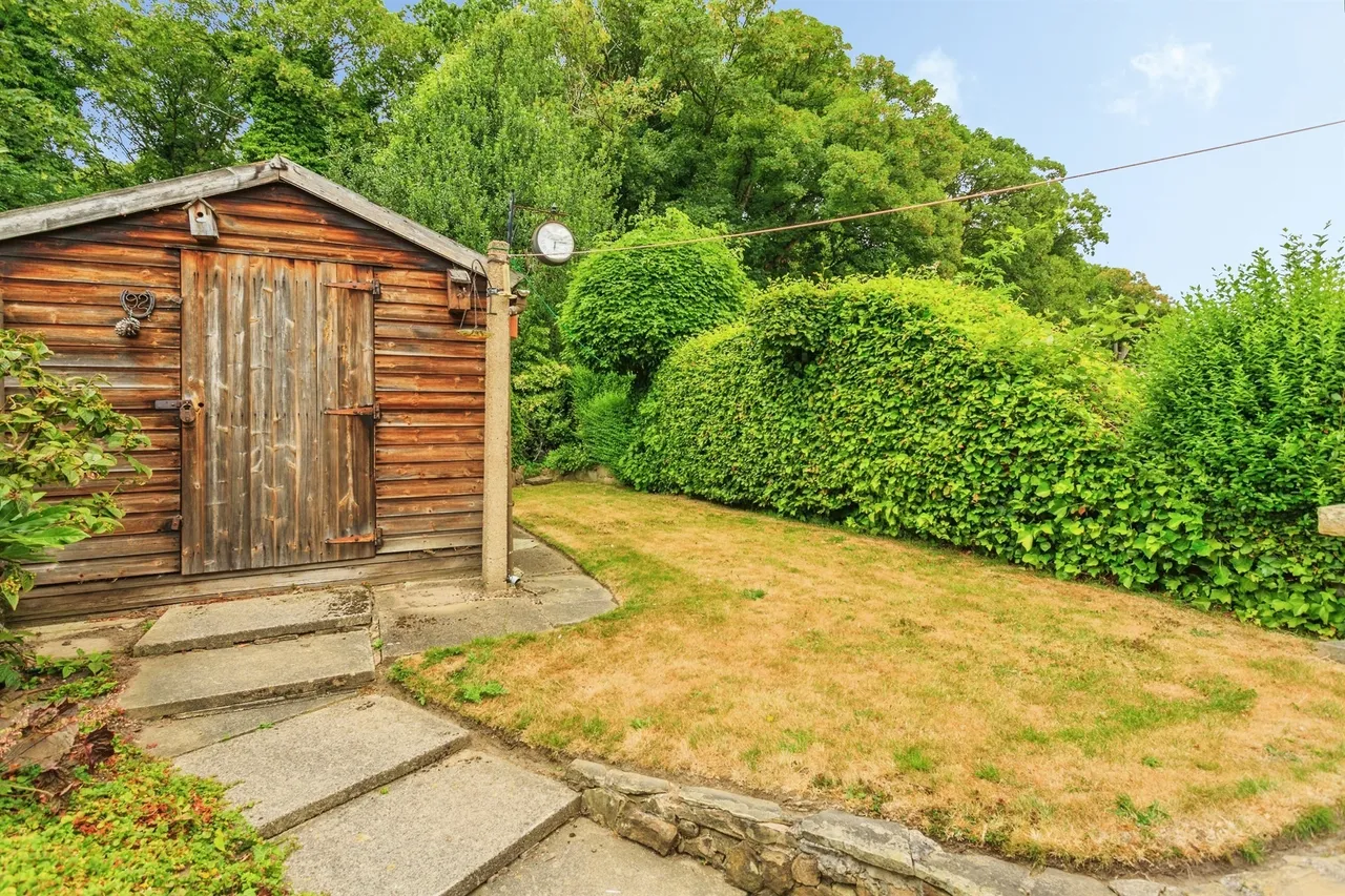Wharncliffe Road, Wakefield, WF2, photo 15
