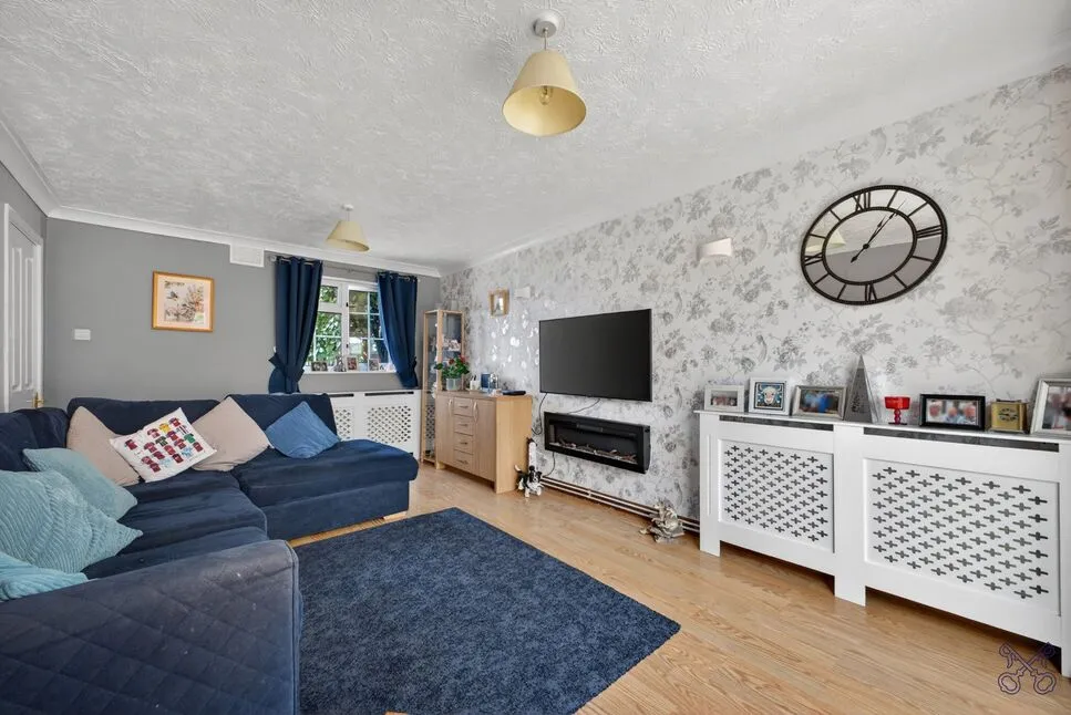Sycamore Avenue, Evesham, Worcestershire, WR11, photo 3