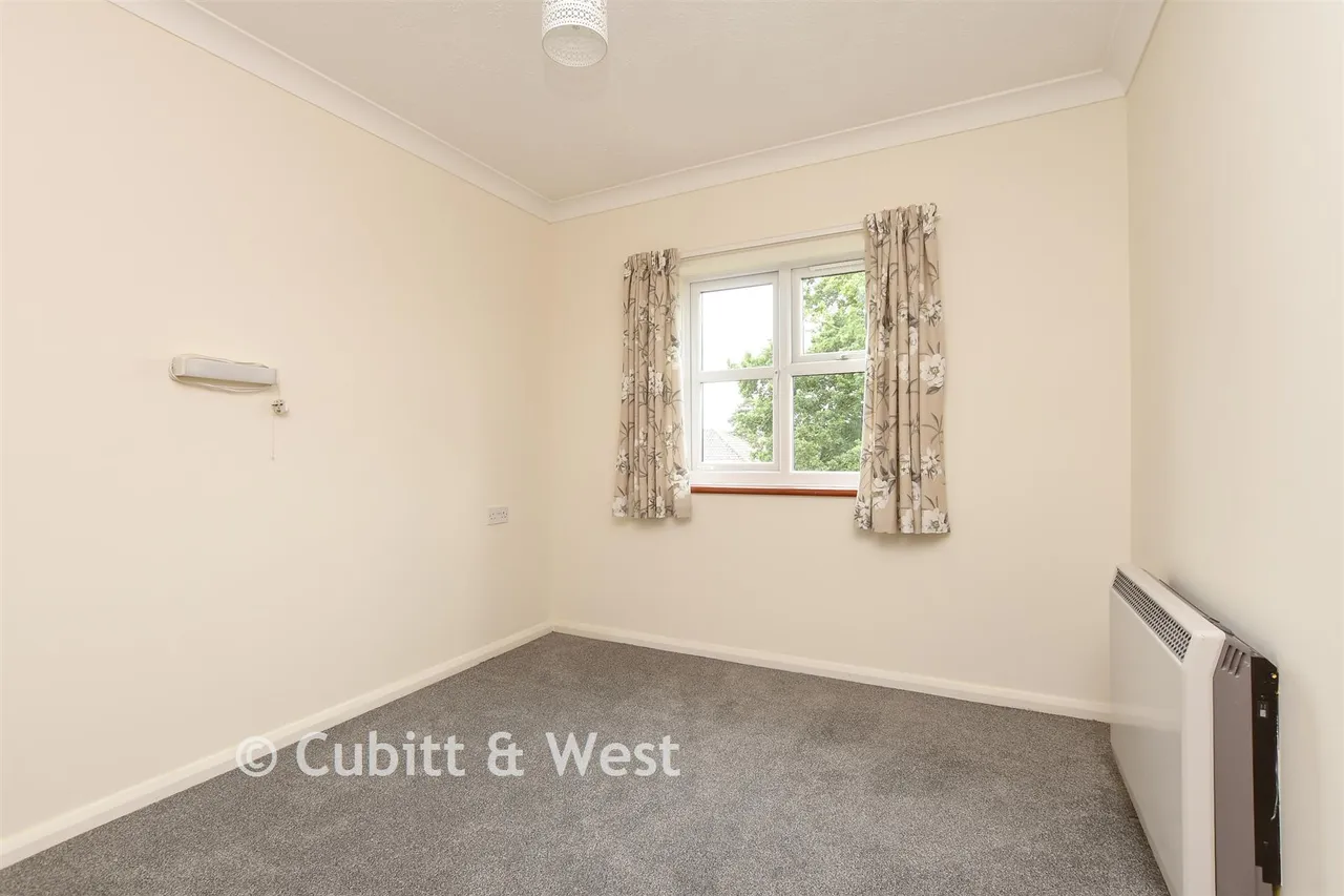 Victoria Road, Horley, RH6, photo 9