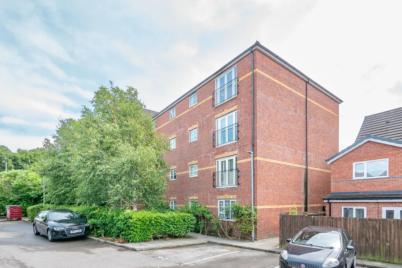 2 bed flat for sale — Larch Gardens, Manchester, Cheetham Hill, M8