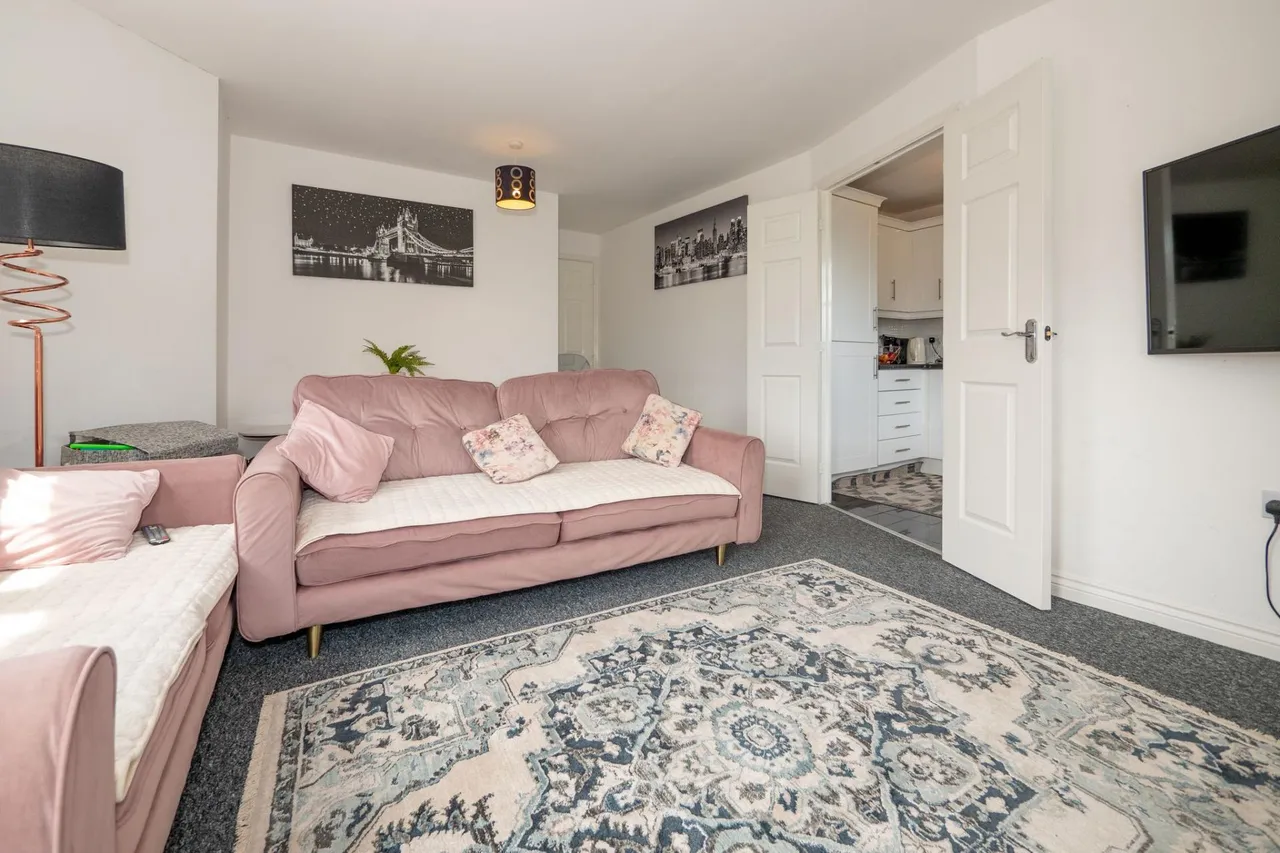 Larch Gardens, Manchester, Cheetham Hill, M8, photo 2