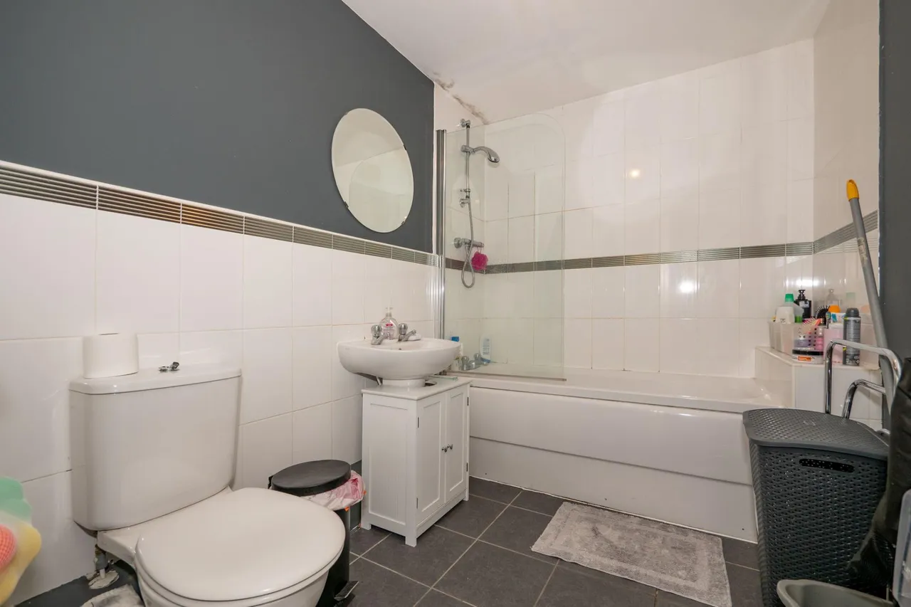 Larch Gardens, Manchester, Cheetham Hill, M8, photo 12