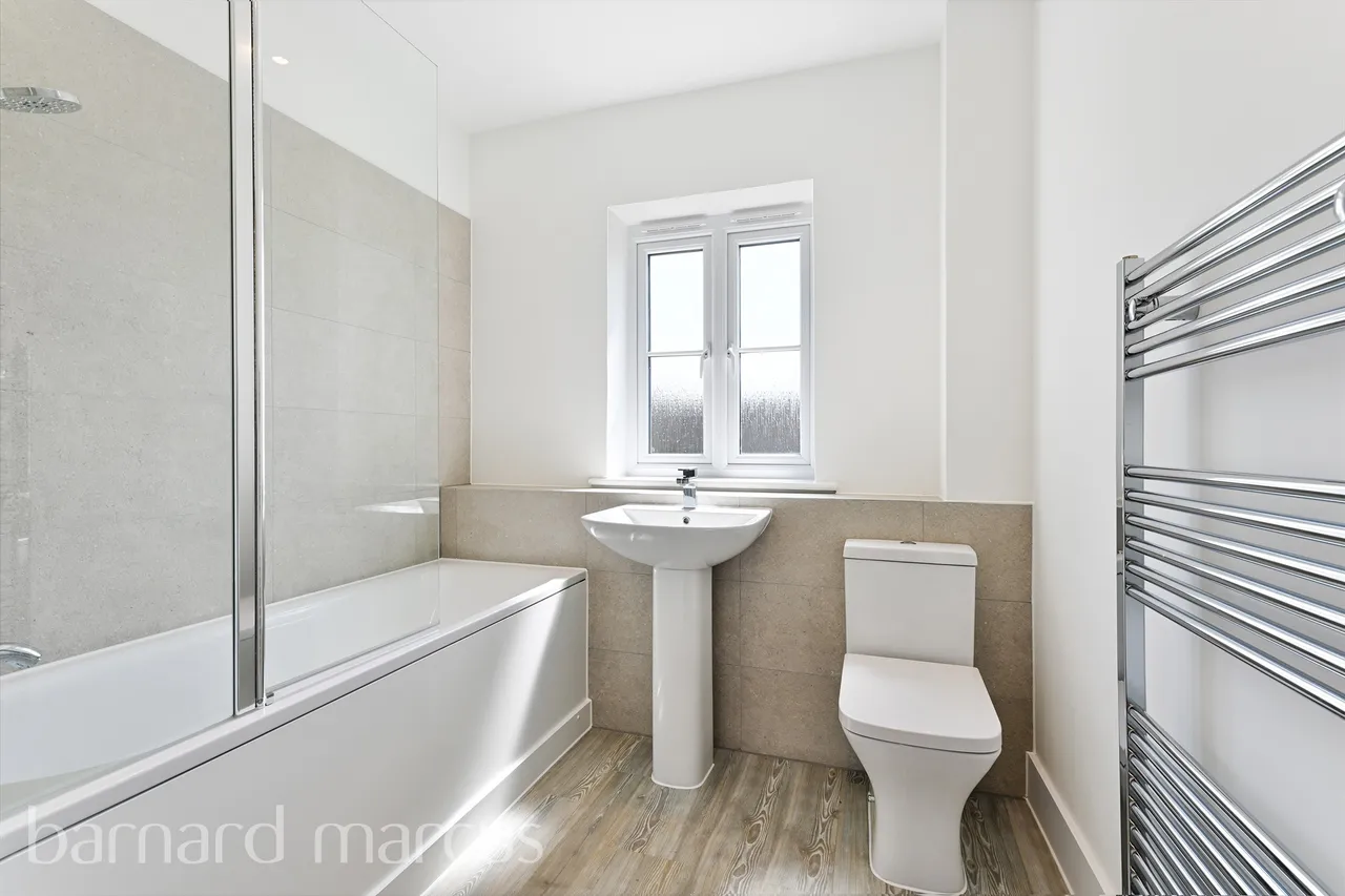 Beatrice Square, Tadworth, KT20, photo 13