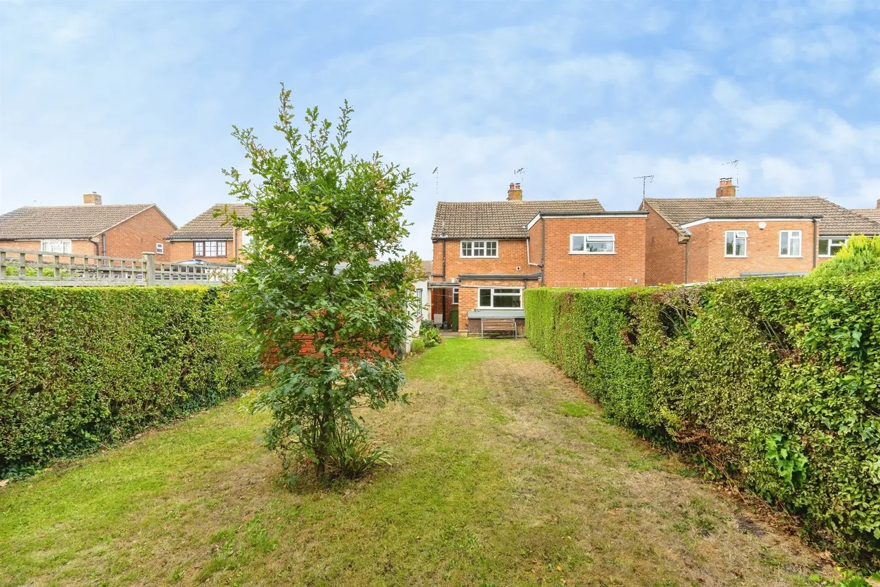 Carrington Crescent, Wendover, Aylesbury, photo 9