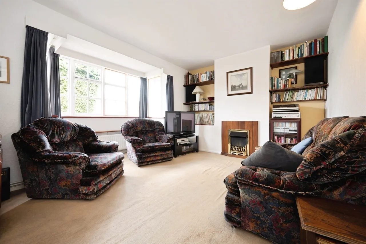 Carrington Crescent, Wendover, Aylesbury, photo 3