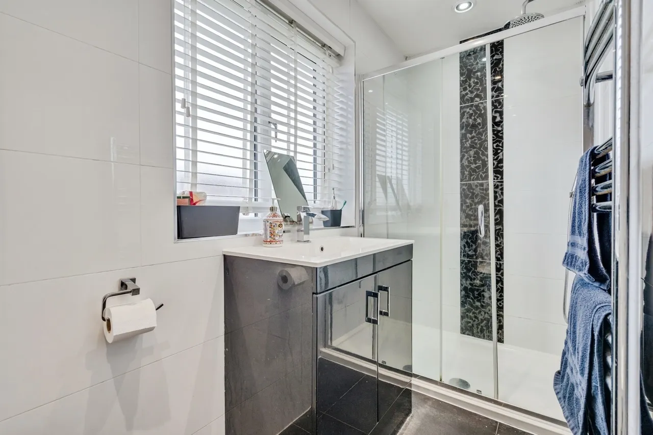 Malvern Avenue, Atherton, M46, photo 22