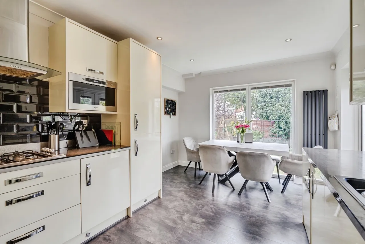 Malvern Avenue, Atherton, M46, photo 9