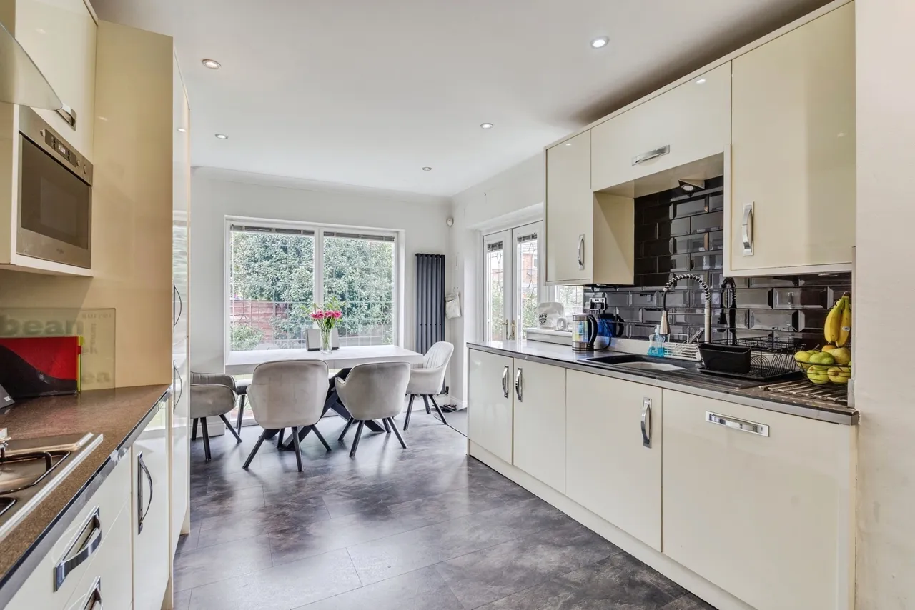 Malvern Avenue, Atherton, M46, photo 10