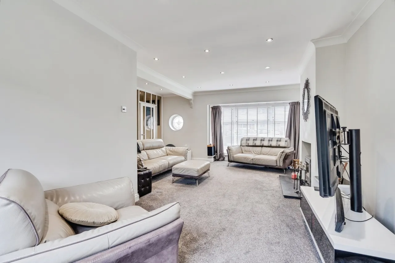 Malvern Avenue, Atherton, M46, photo 3