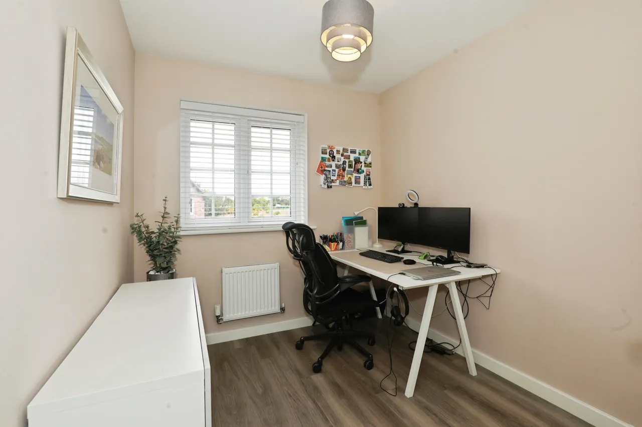 Mandarin Place, Crewe, photo 12