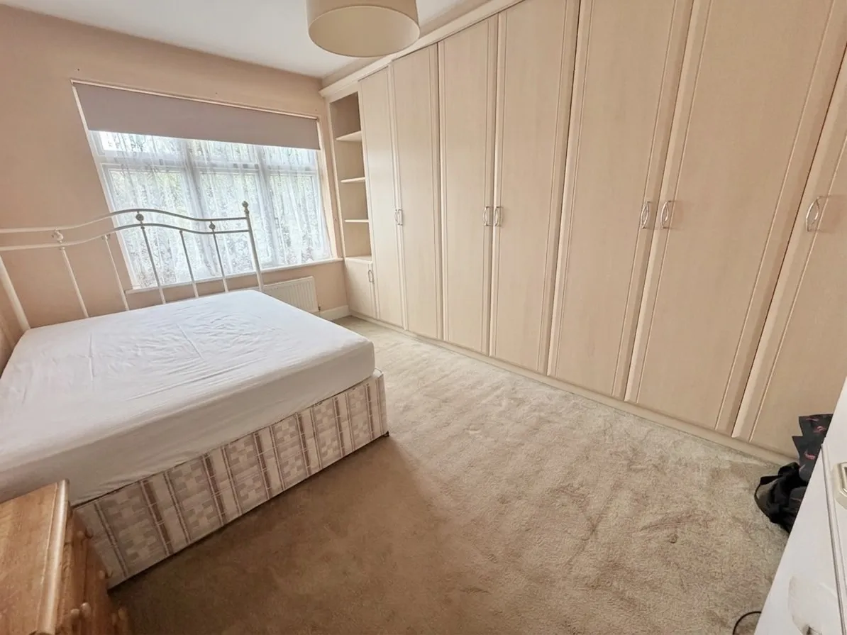 Galsworthy Avenue, Romford, Essex RM6 4PX, photo 9