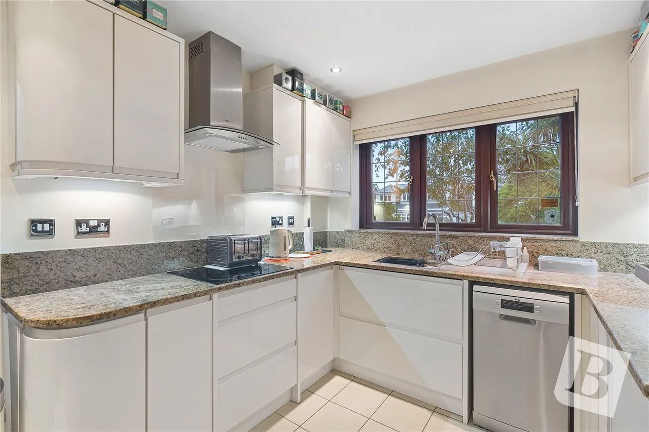 Swan Lane, Wickford, Essex, SS11, photo 2
