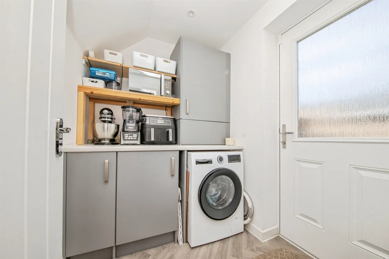 Vardri Close, Colchester, photo 9