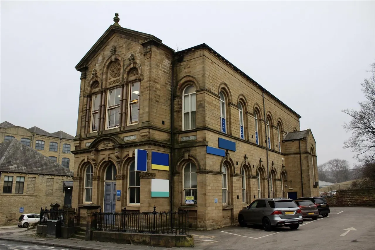 accommodation to rent, Blakeridge Lane, Batley, WF17