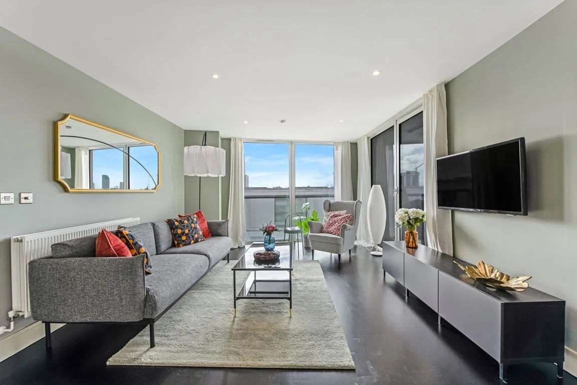 3 bed flat to rent — Lanterns Way, Canary Wharf