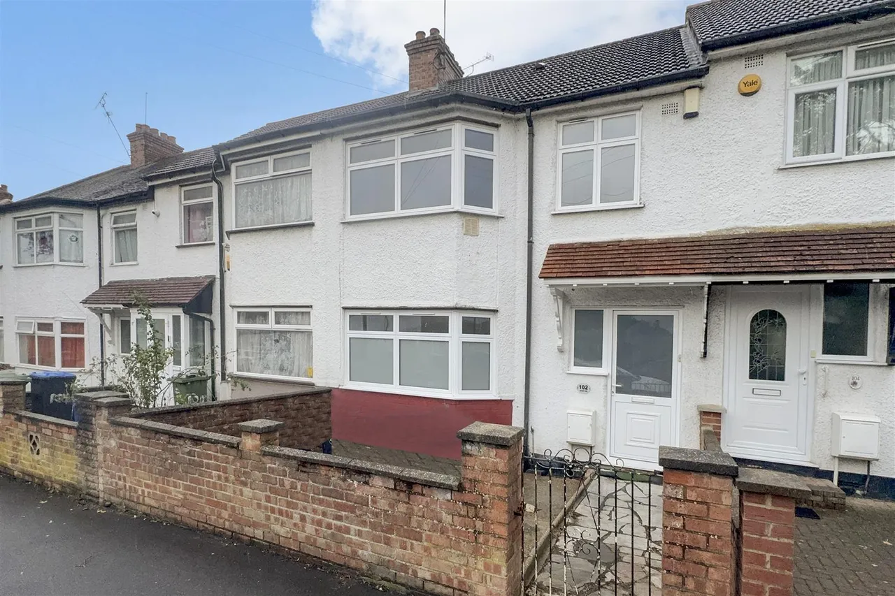 house to rent, District Road, Wembley, HA0