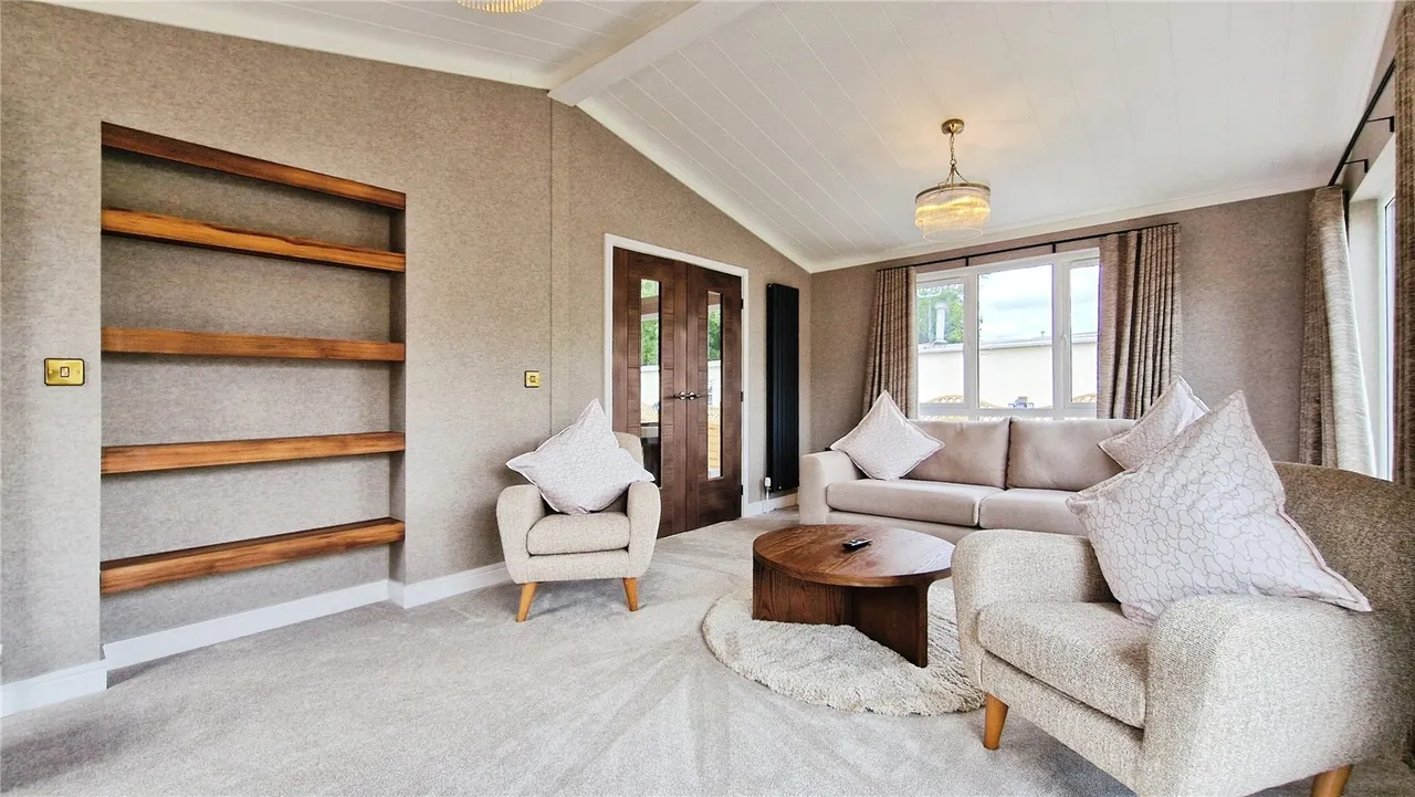 Hermitage Park, Warfield, Bracknell, Berkshire, RG42 6AS, photo 20