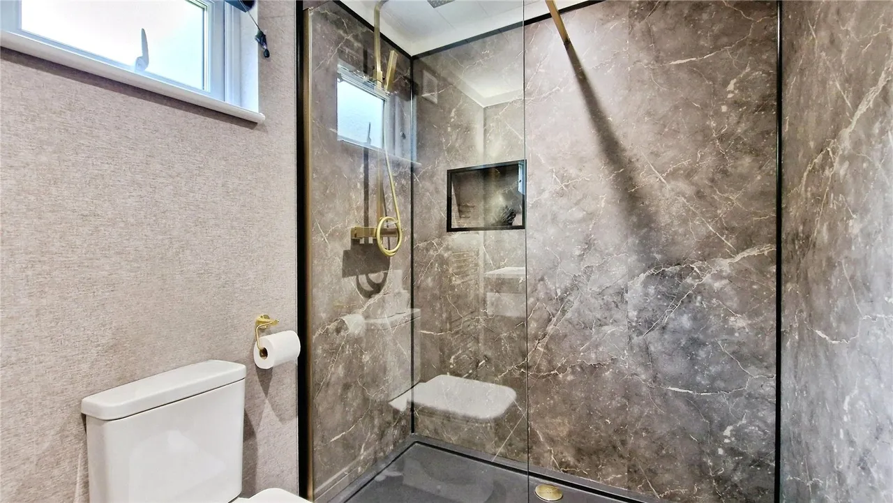 Hermitage Park, Warfield, Bracknell, Berkshire, RG42 6AS, photo 7