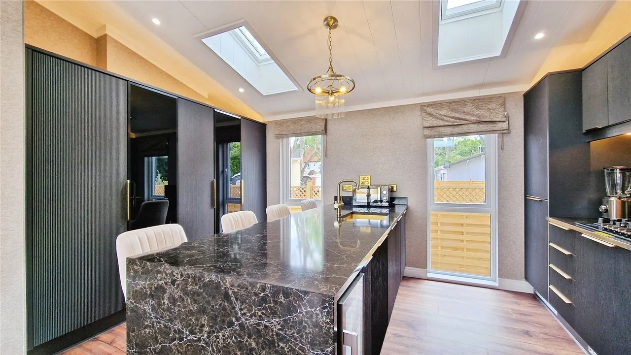 Hermitage Park, Warfield, Bracknell, Berkshire, RG42 6AS, photo 11