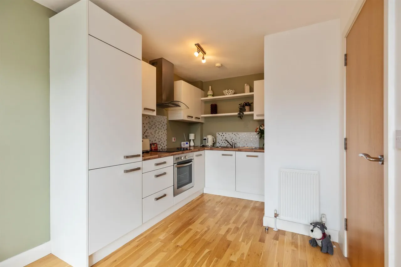 Mayfield Square, Blacks Road, BT10, photo 7
