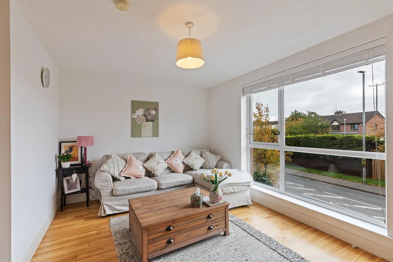 Mayfield Square, Blacks Road, BT10, photo 5