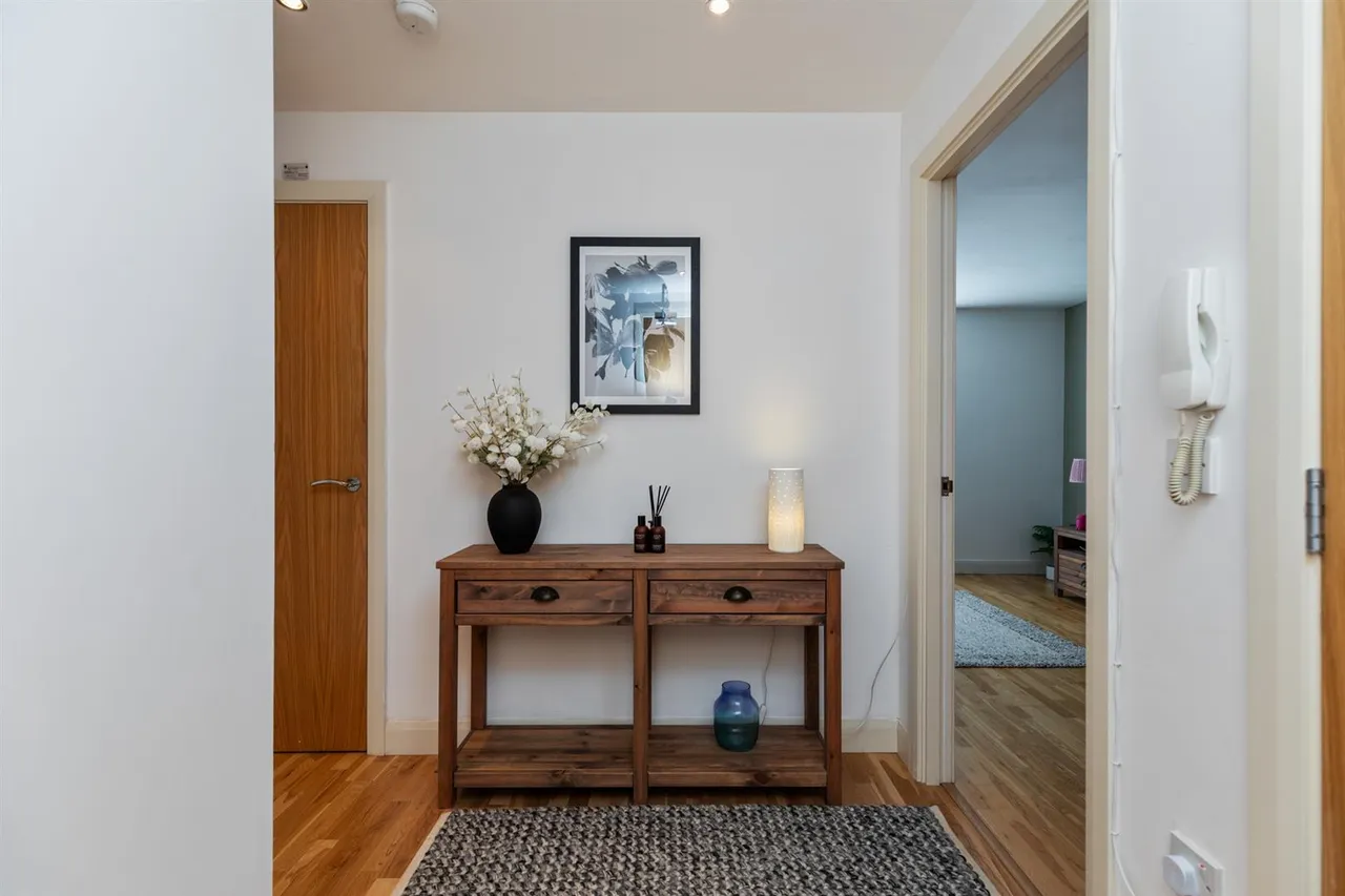 Mayfield Square, Blacks Road, BT10, photo 2