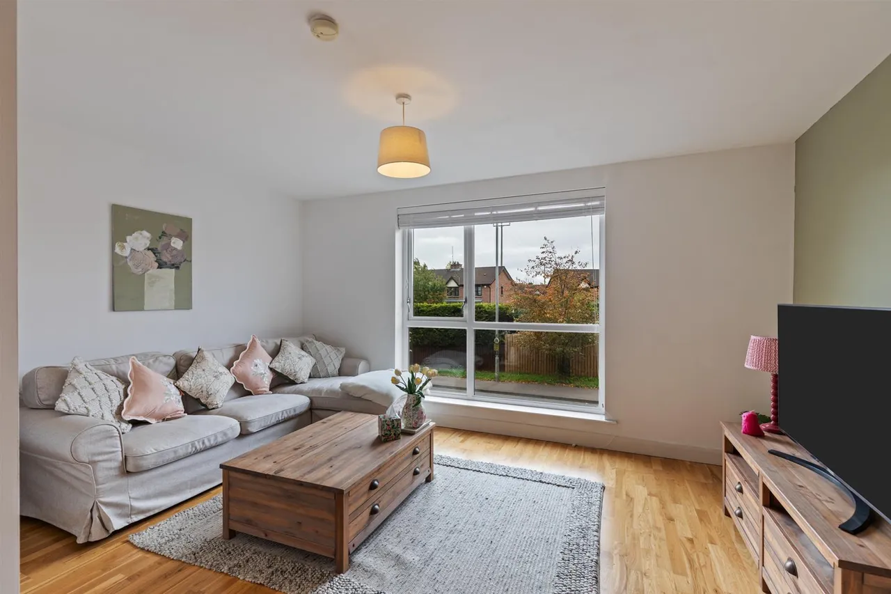 Mayfield Square, Blacks Road, BT10, photo 4
