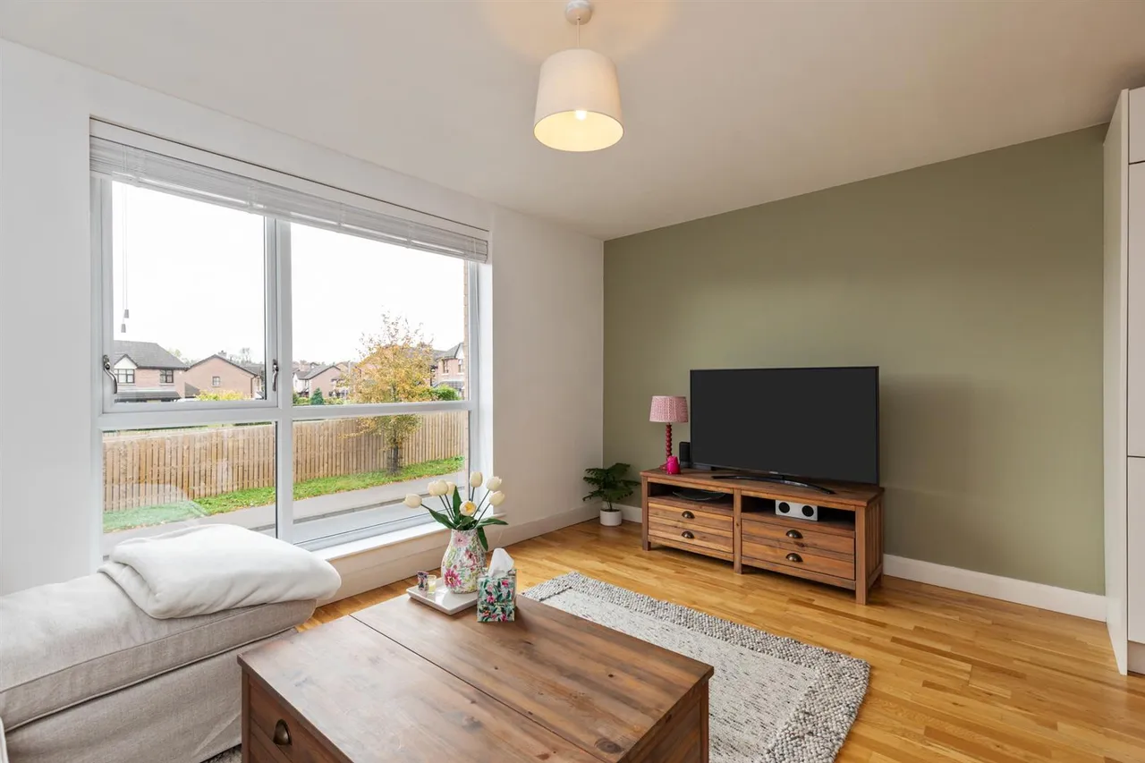 Mayfield Square, Blacks Road, BT10, photo 3