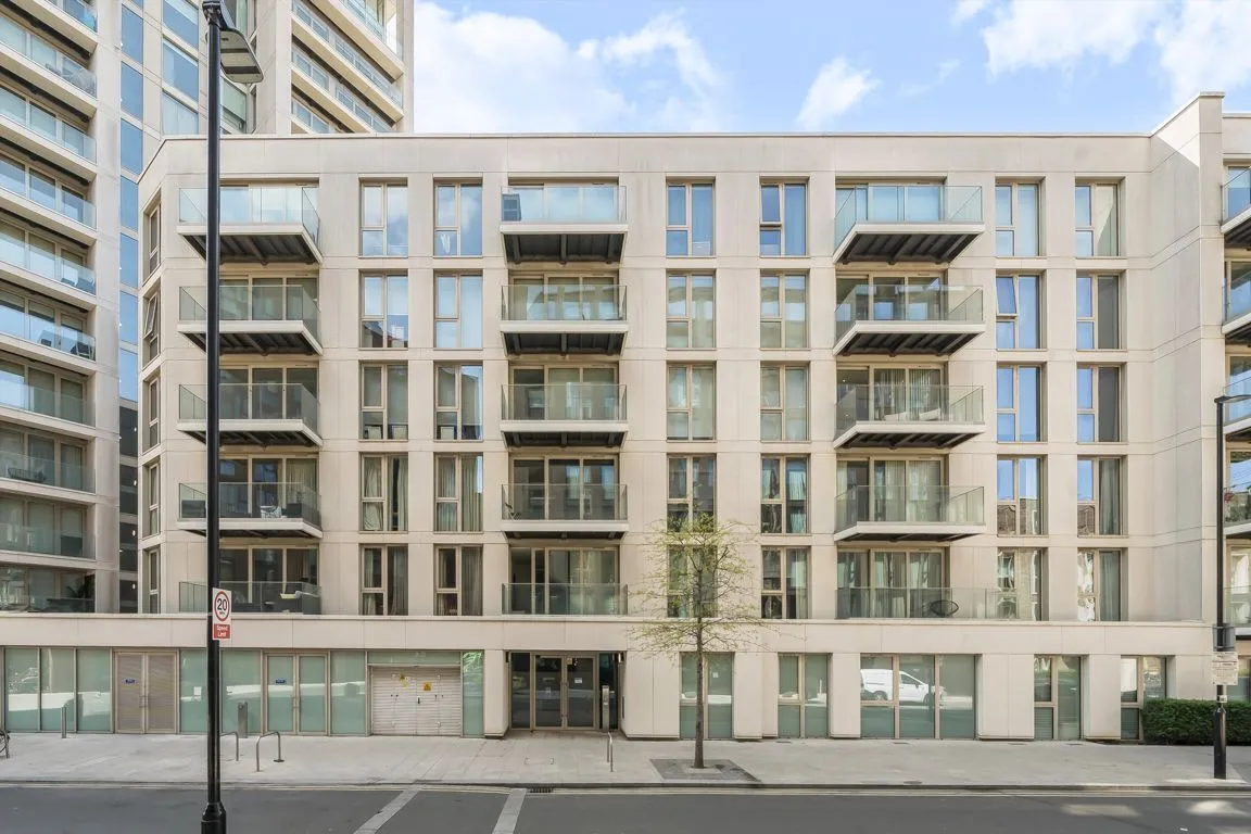 Admiralty Avenue, Royal Wharf, photo 12