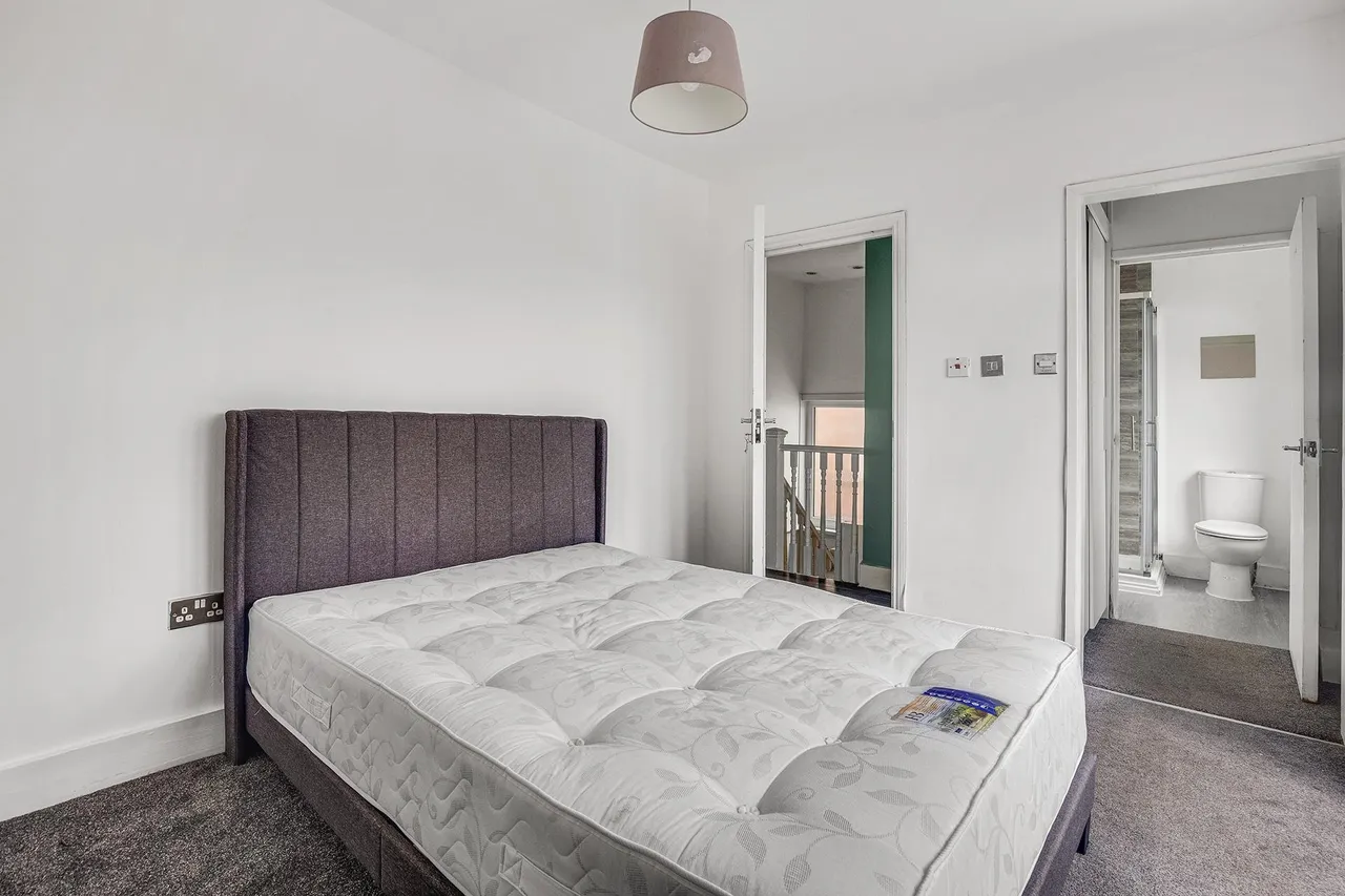 Garratt Road, Edgware, HA8, photo 6