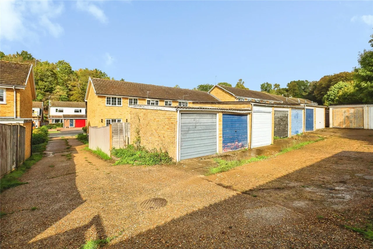 Hunters Way, Uckfield, TN22, photo 13