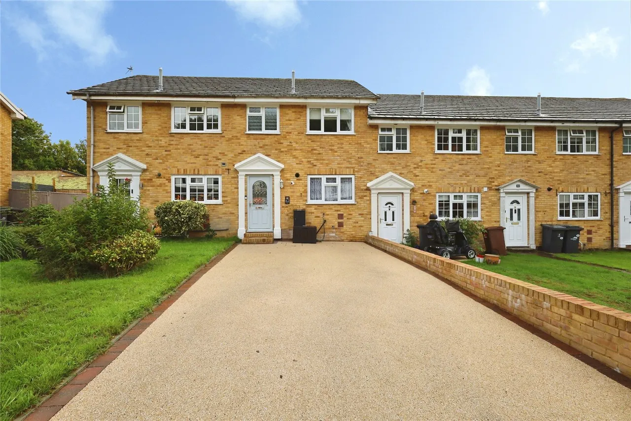 3 bed house for sale, Hunters Way, Uckfield, TN22