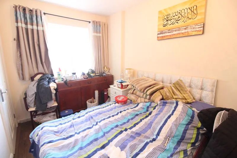 Midhurst Gardens, Luton LU3 1UG, photo 7