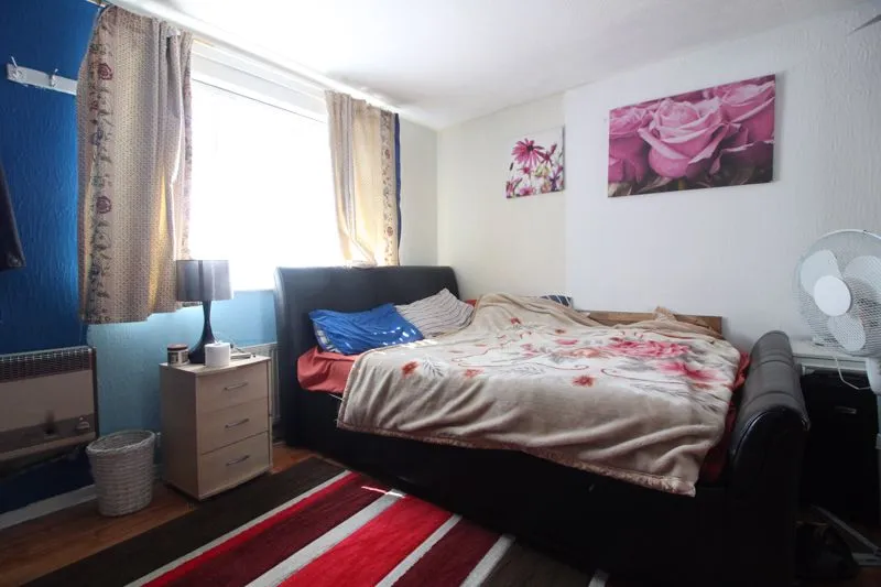 Midhurst Gardens, Luton LU3 1UG, photo 11