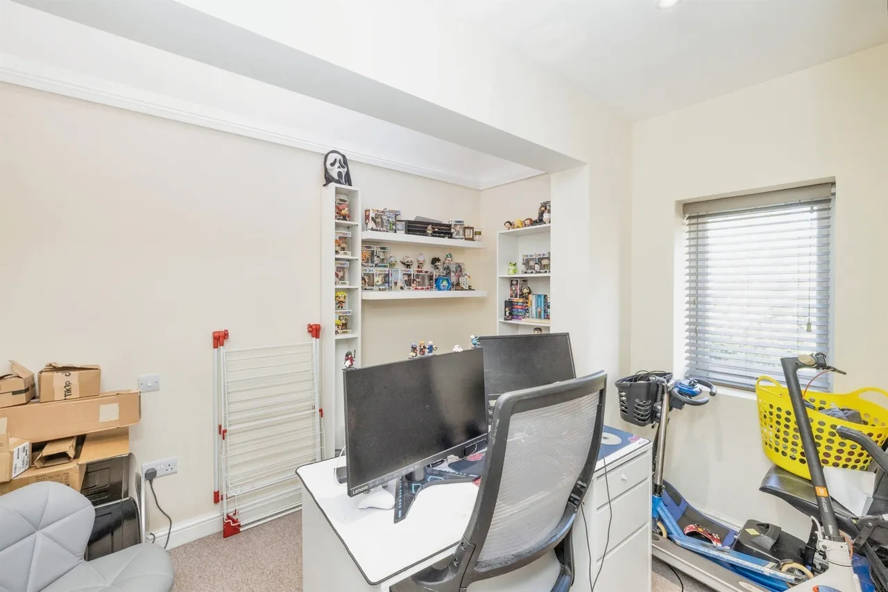 Mildred Avenue, Watford, photo 8