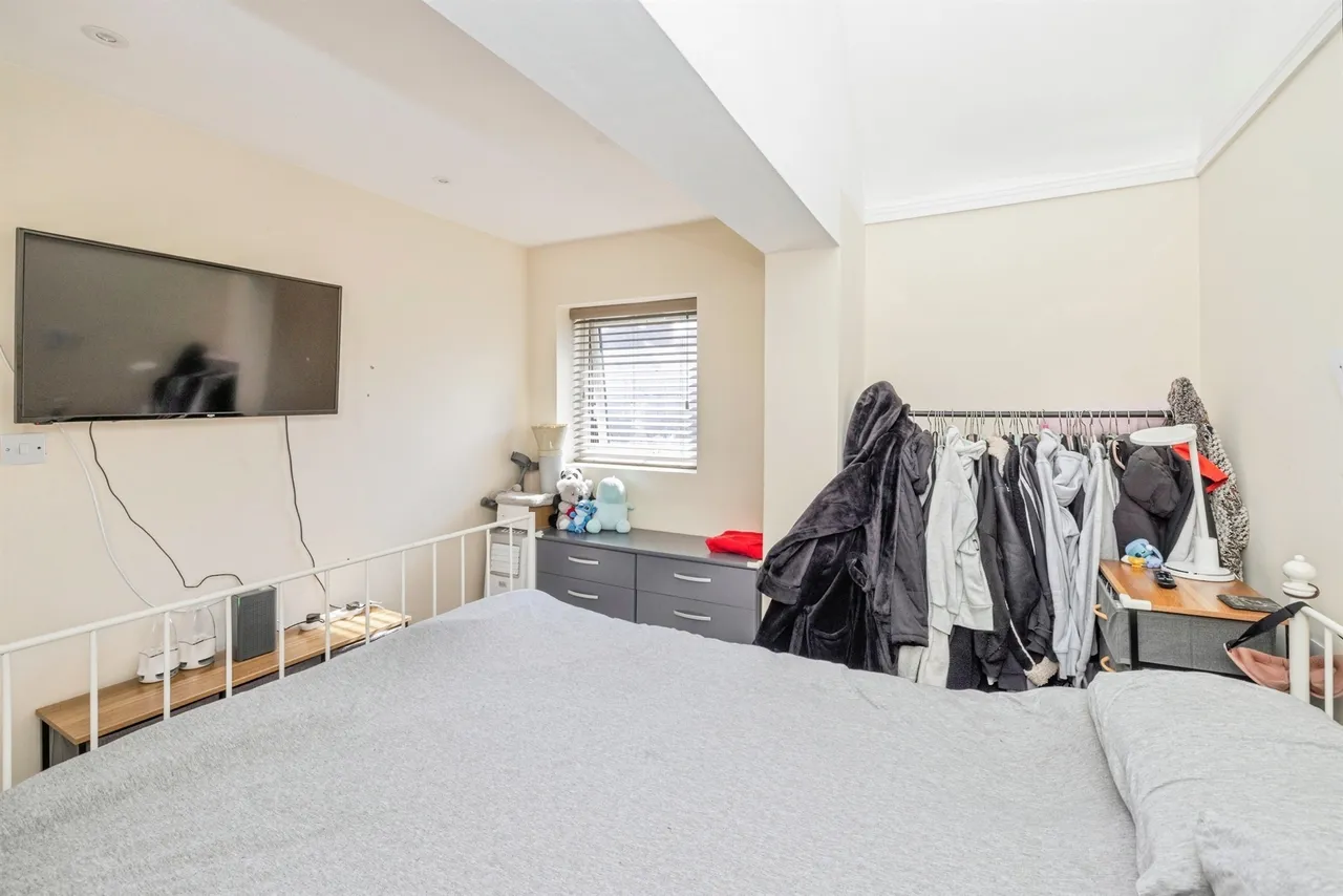 Mildred Avenue, Watford, photo 7