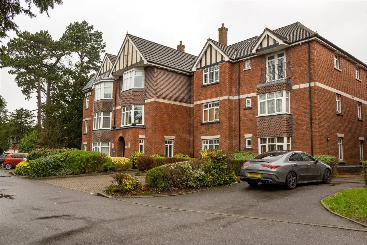 2 bed flat for sale — Wake Green Road, Moseley, Birmingham, B13 9HW